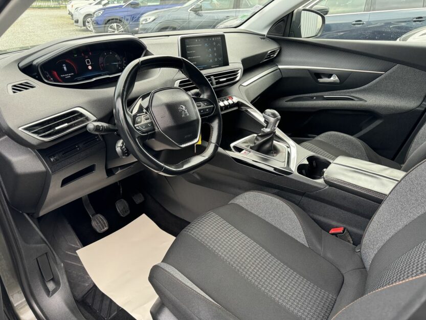 Voiture PEUGEOT 3008
