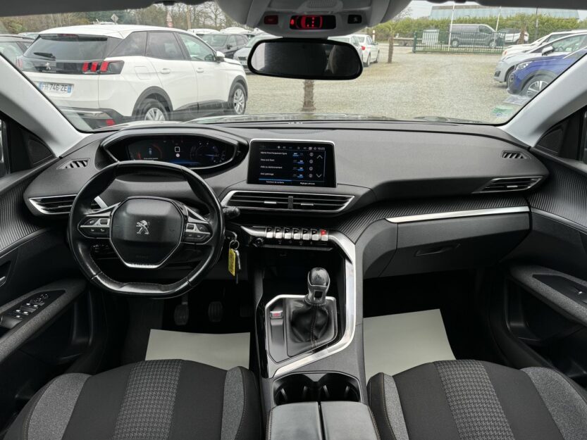 Voiture PEUGEOT 3008