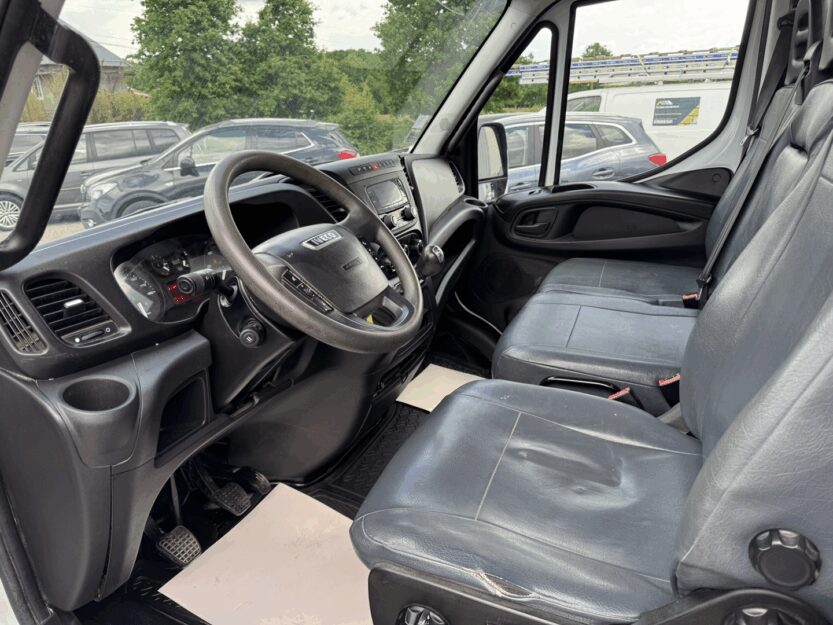 Voiture IVECO DAILY CCB