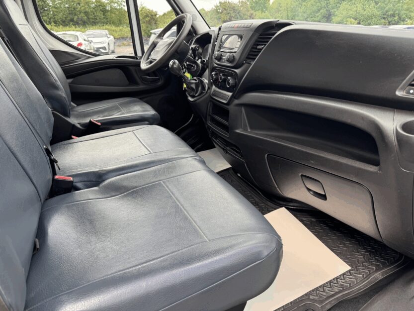 Voiture IVECO DAILY CCB