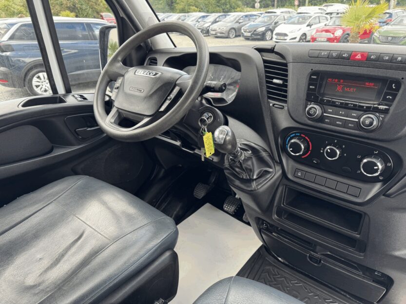 Voiture IVECO DAILY CCB