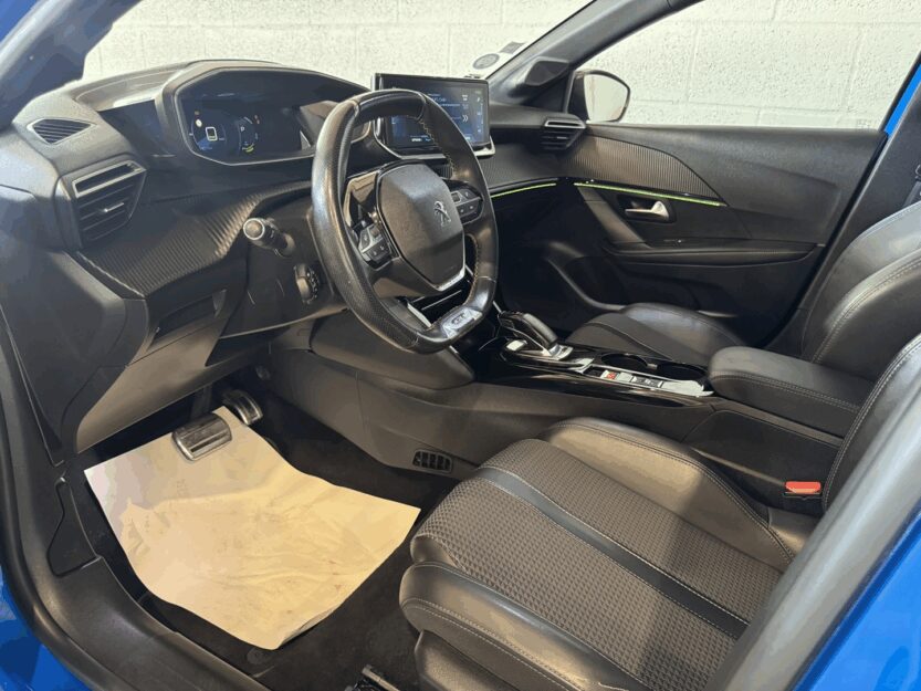 Voiture PEUGEOT 208