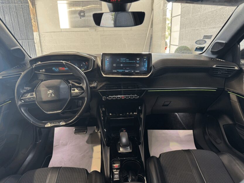 Voiture PEUGEOT 208