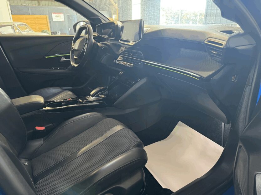 Voiture PEUGEOT 208