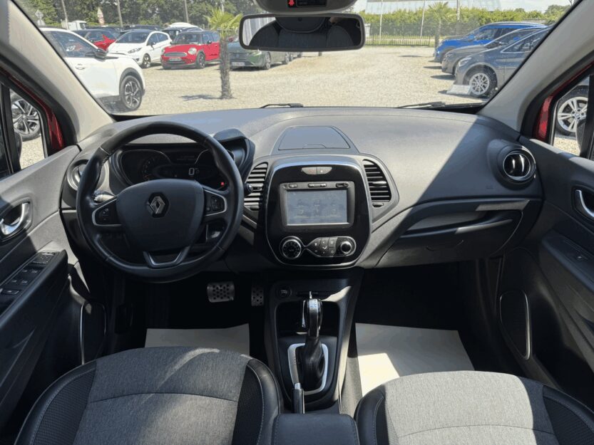 Voiture RENAULT  