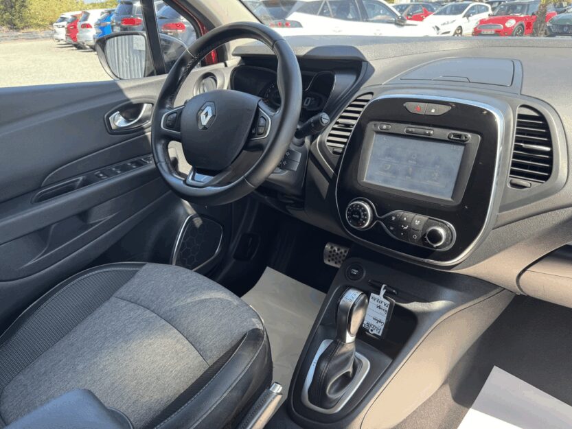 Voiture RENAULT  