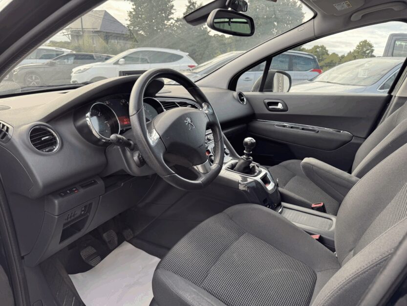 Voiture PEUGEOT 5008