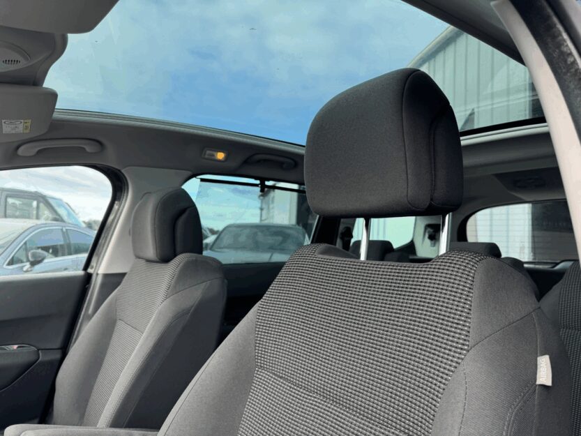 Voiture PEUGEOT 5008