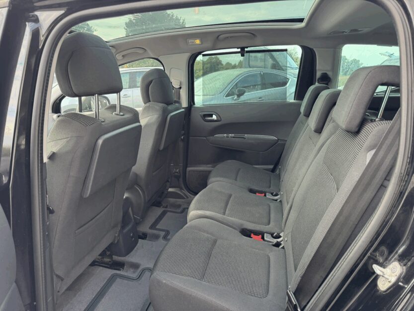 Voiture PEUGEOT 5008