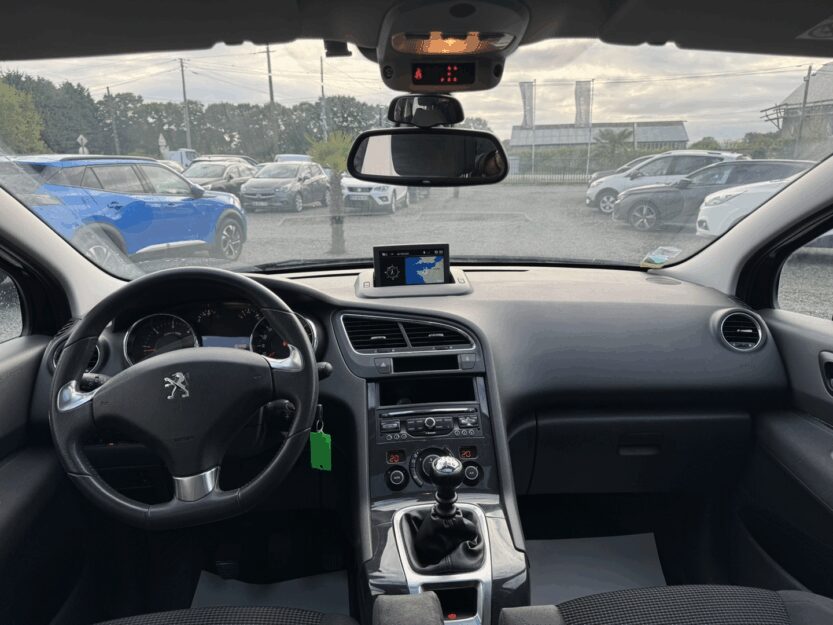 Voiture PEUGEOT 5008