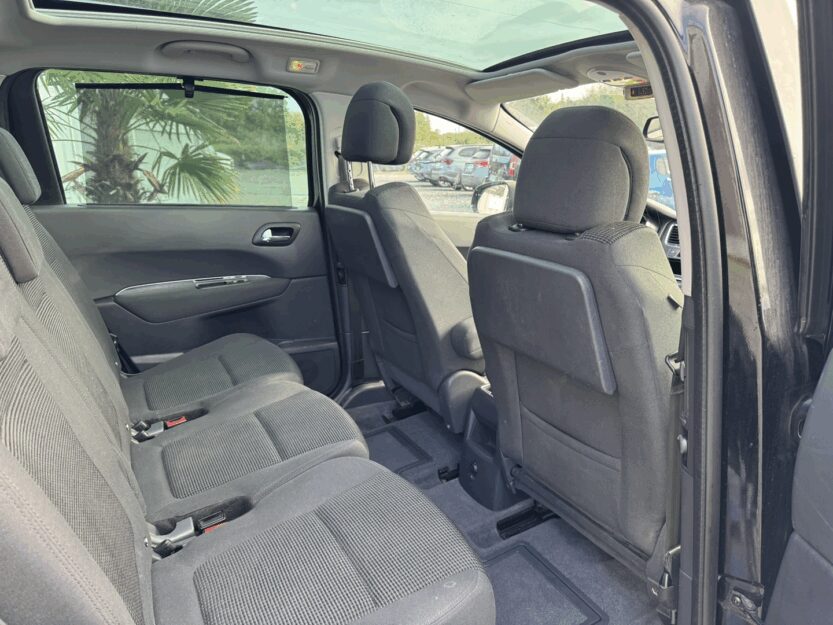 Voiture PEUGEOT 5008