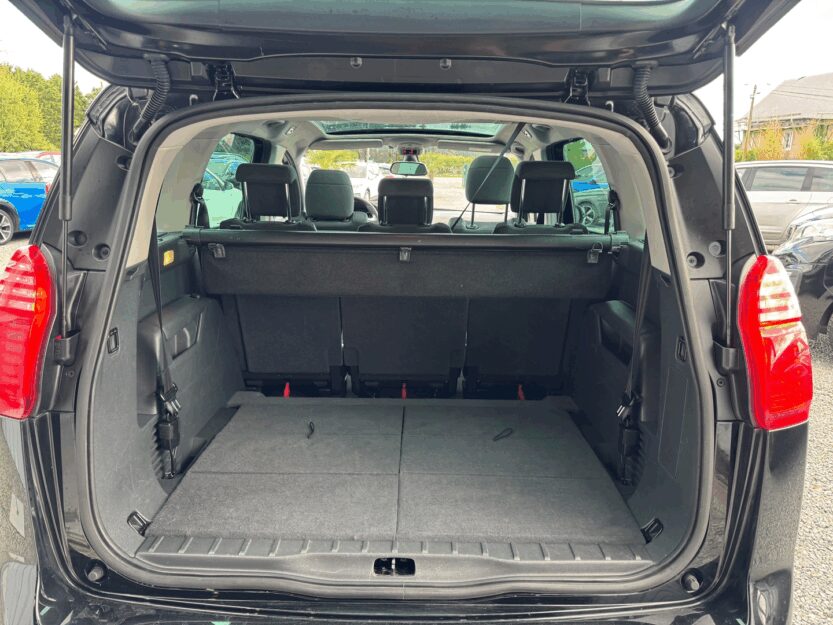 Voiture PEUGEOT 5008