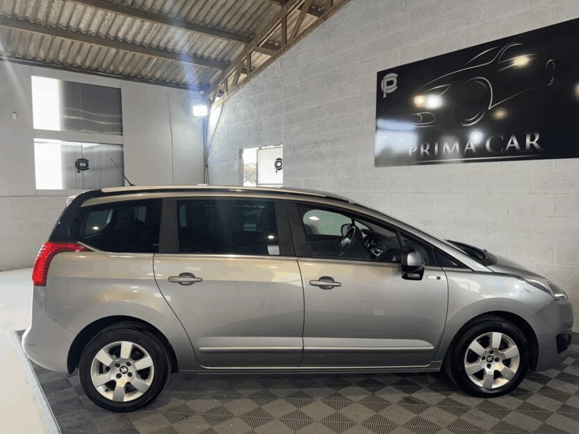 Voiture PEUGEOT 5008