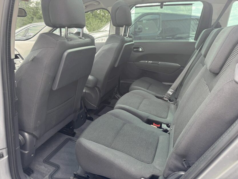 Voiture PEUGEOT 5008