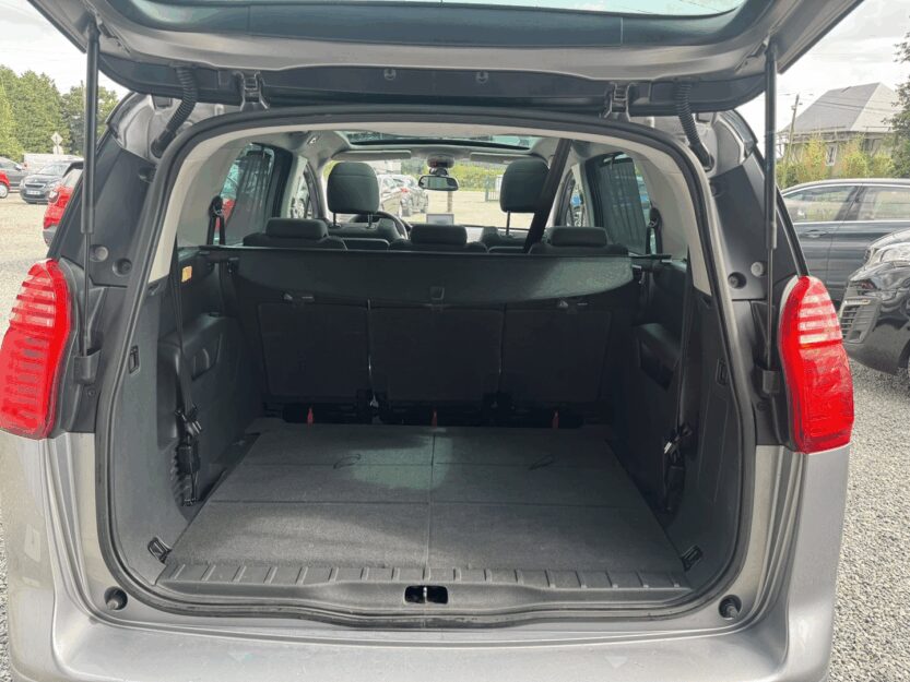 Voiture PEUGEOT 5008