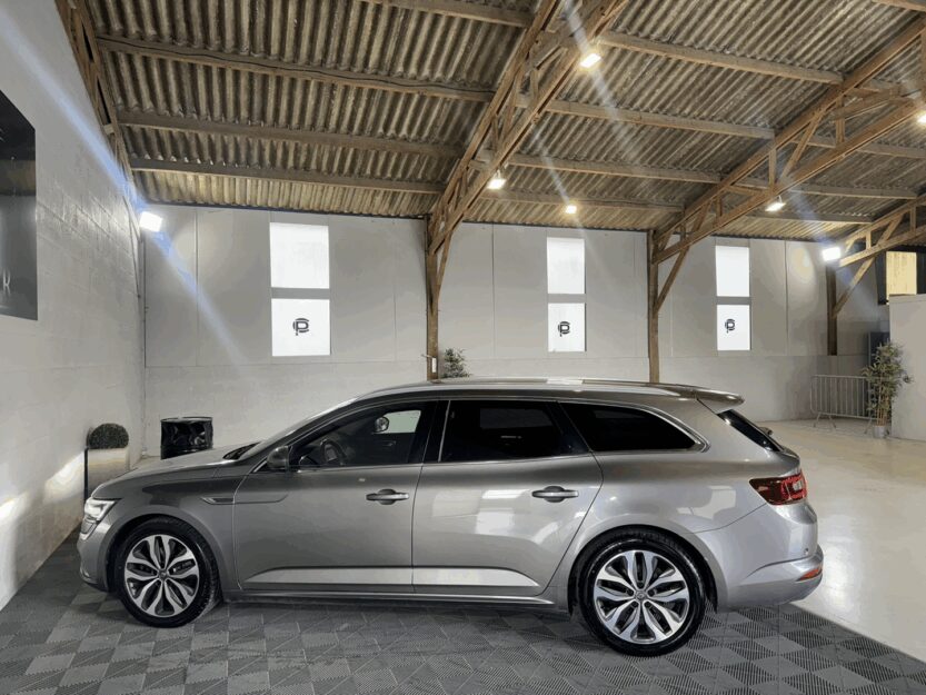 Voiture RENAULT  