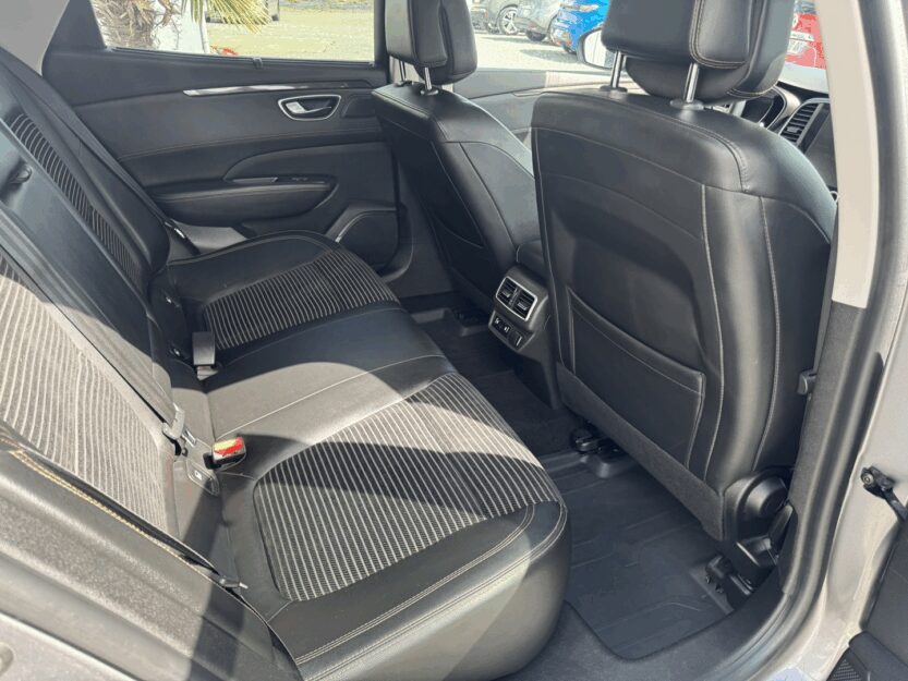 Voiture RENAULT  