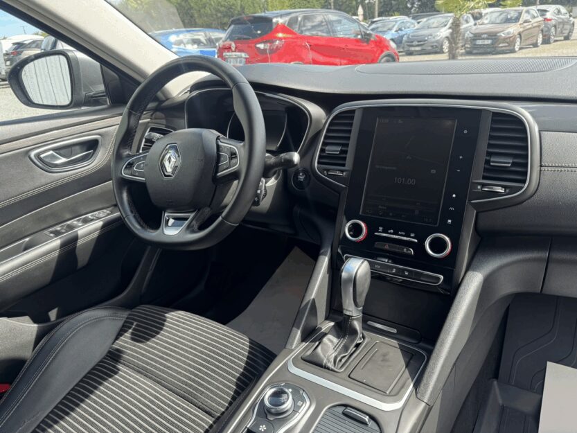 Voiture RENAULT  