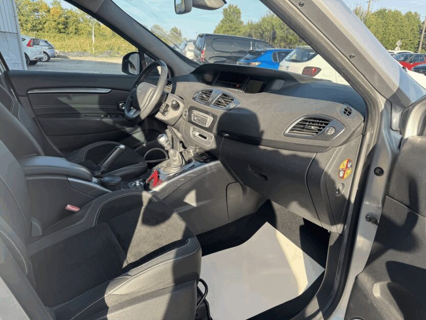 Voiture RENAULT SCENIC III XMOD