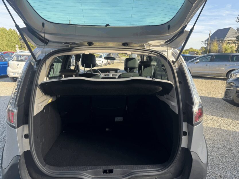 Voiture RENAULT SCENIC III XMOD