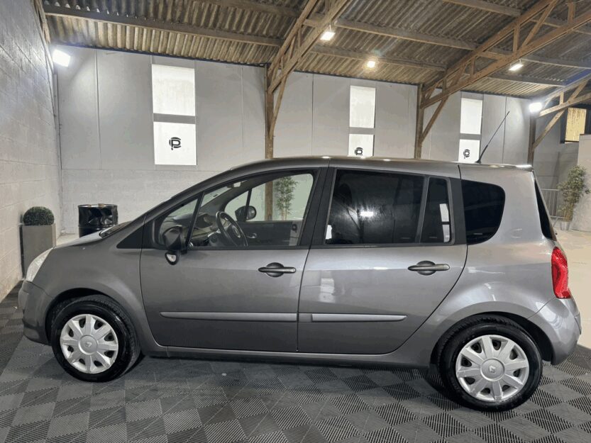 Voiture RENAULT GRAND MODUS