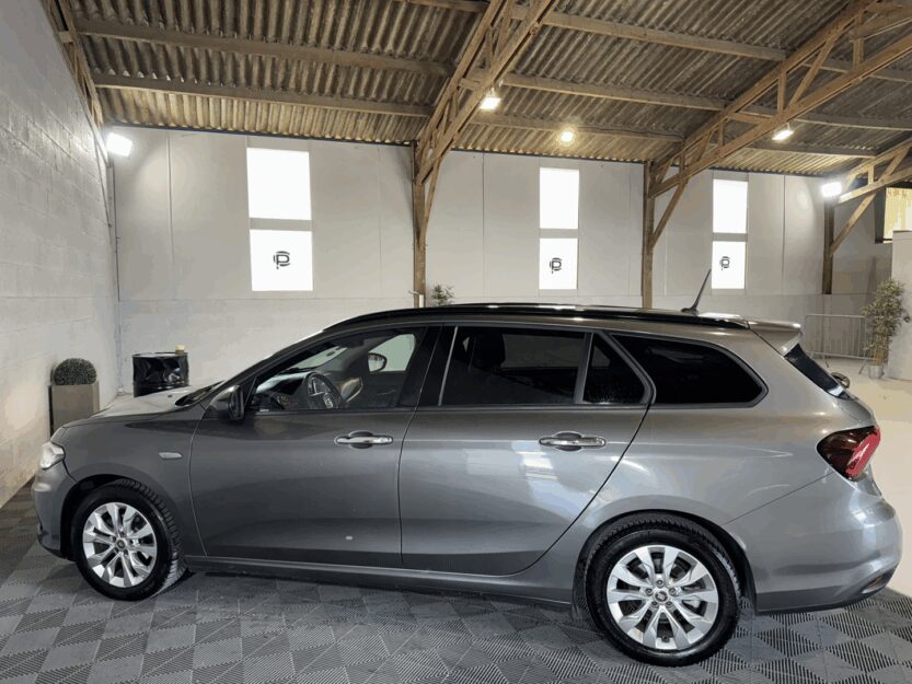 Voiture FIAT TIPO SW