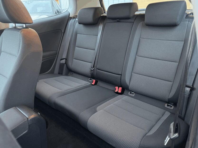 Voiture VOLKSWAGEN GOLF VI