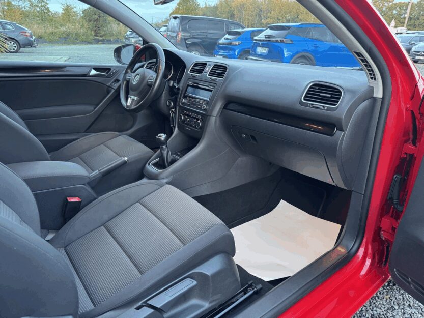 Voiture VOLKSWAGEN GOLF VI