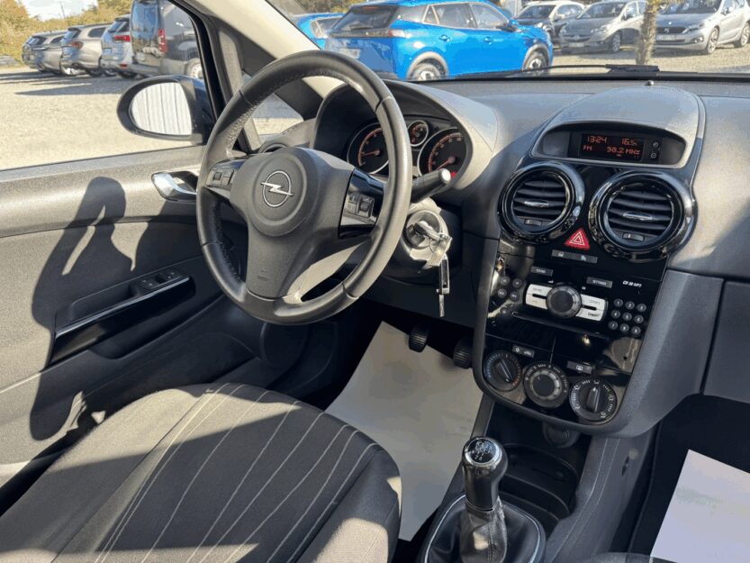 Voiture OPEL CORSA