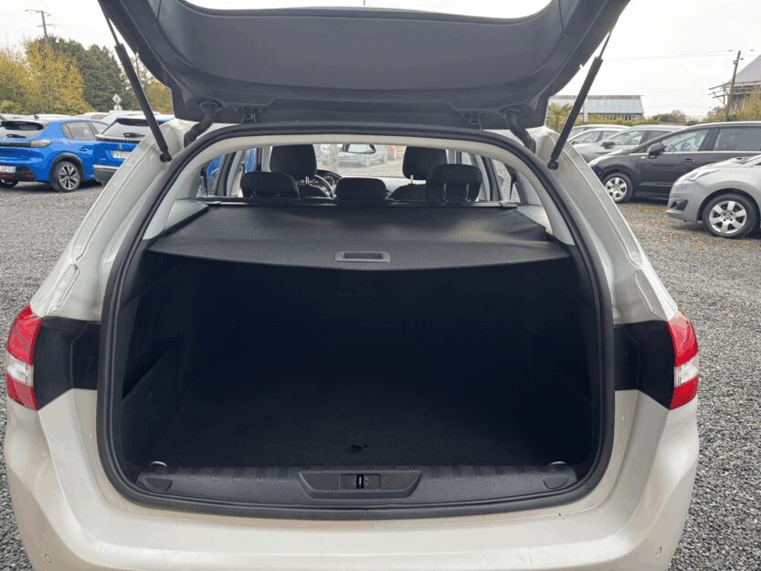 Voiture PEUGEOT 308 SW