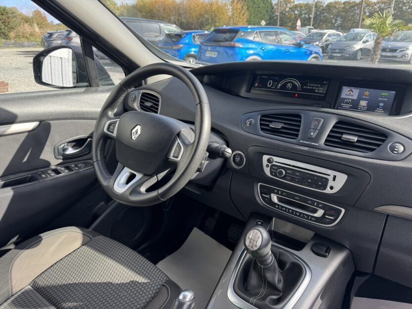 Voiture RENAULT SCENIC III XMOD