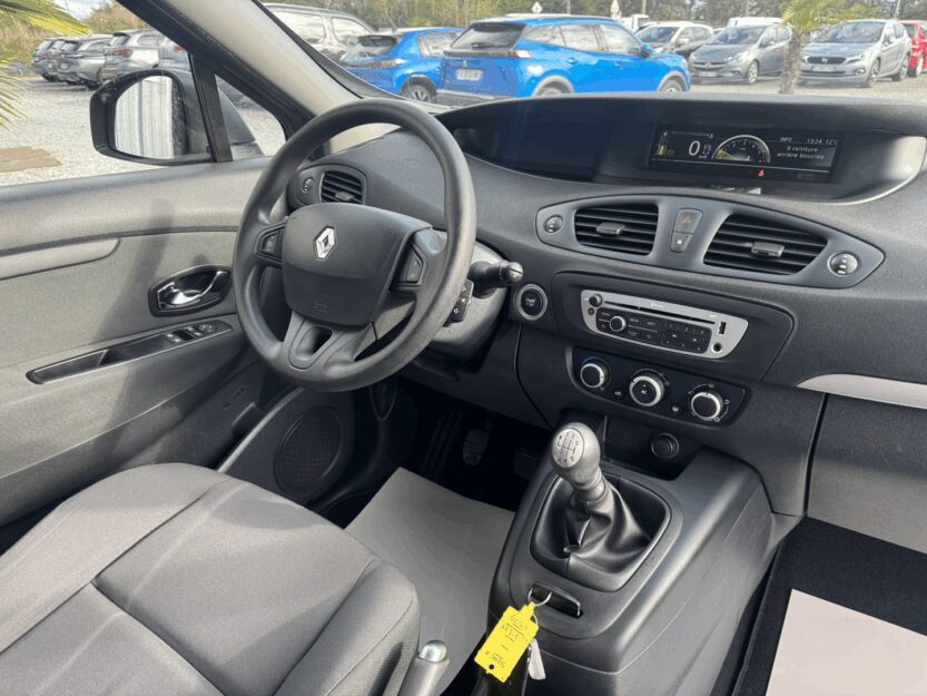 Voiture RENAULT SCENIC III