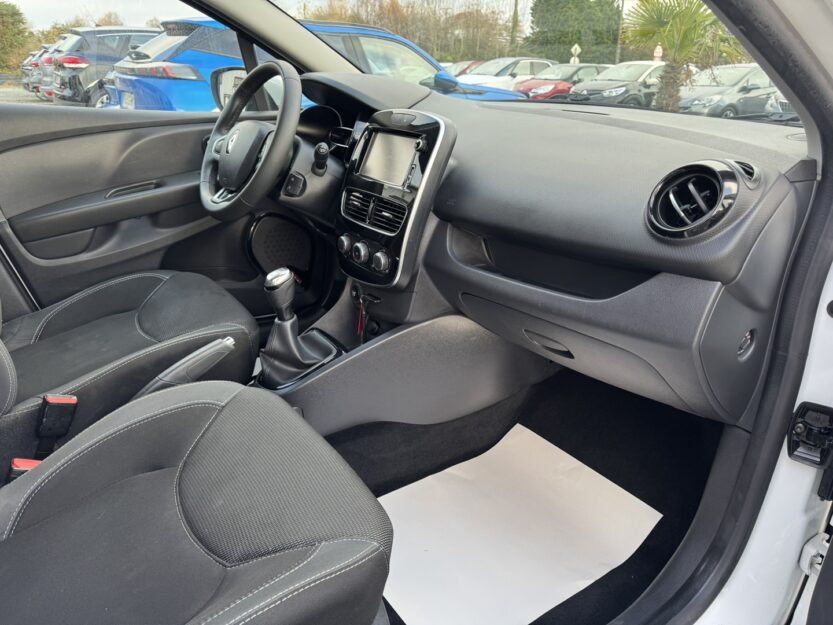 Voiture RENAULT CLIO IV