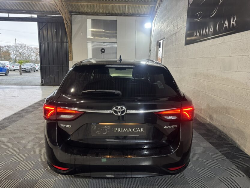 Voiture TOYOTA AVENSIS TOURING SPT
