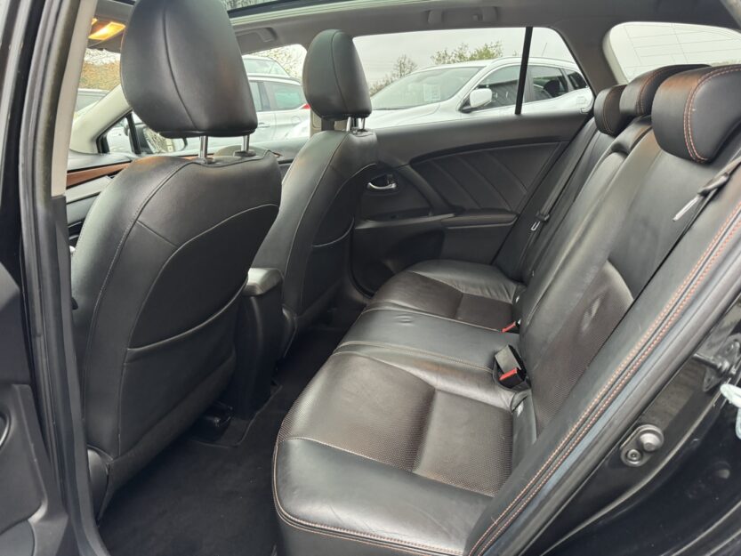 Voiture TOYOTA AVENSIS TOURING SPT