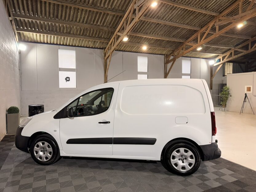 Voiture PEUGEOT PARTNER
