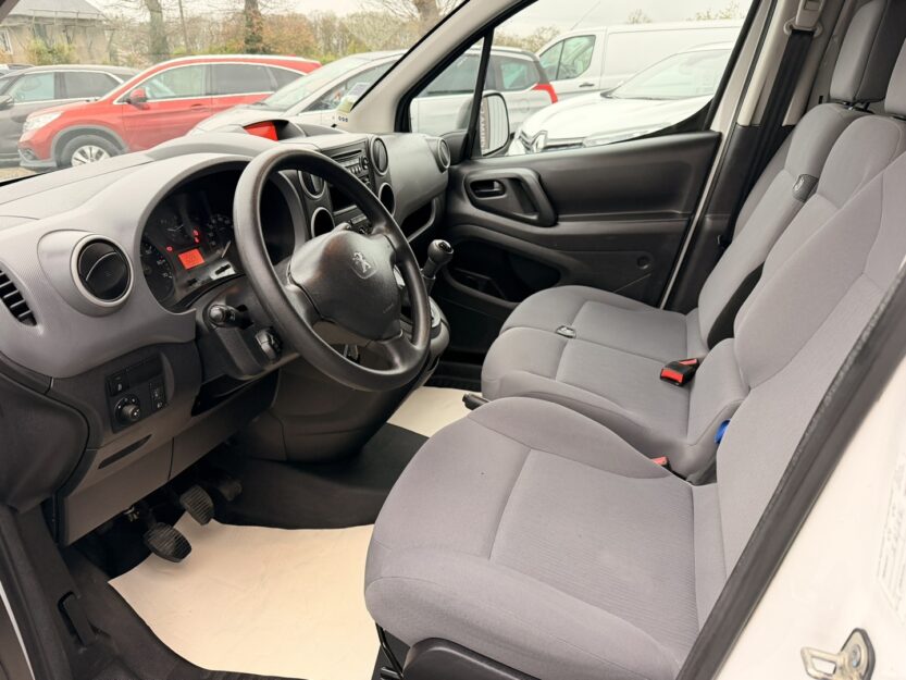 Voiture PEUGEOT PARTNER