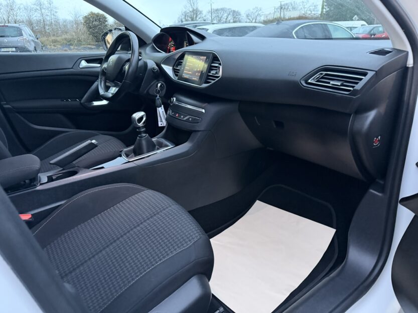 Voiture PEUGEOT 308 SW