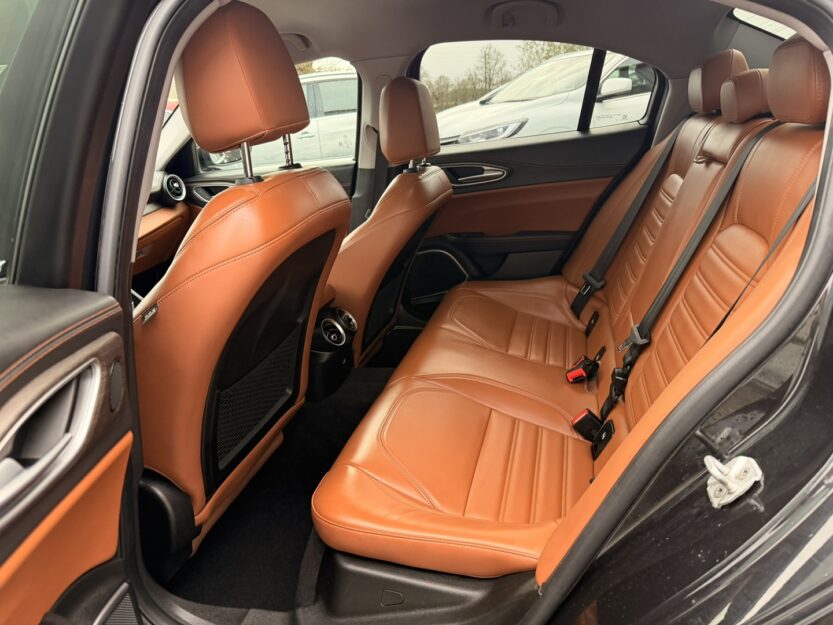 Voiture ALFA ROMEO GIULIA