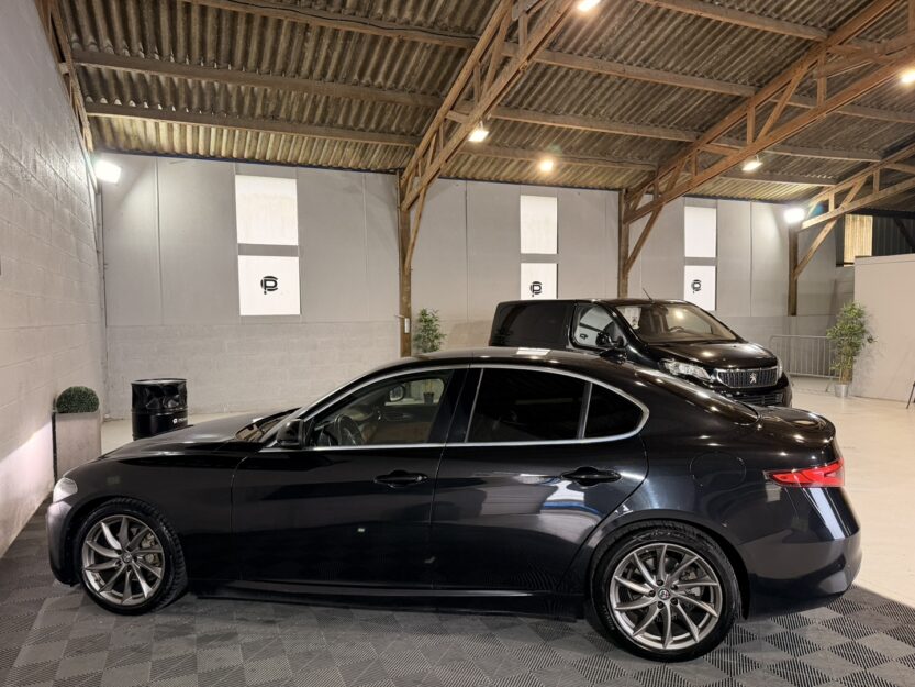 Voiture ALFA ROMEO GIULIA