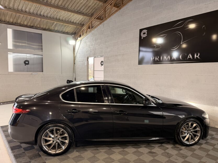 Voiture ALFA ROMEO GIULIA
