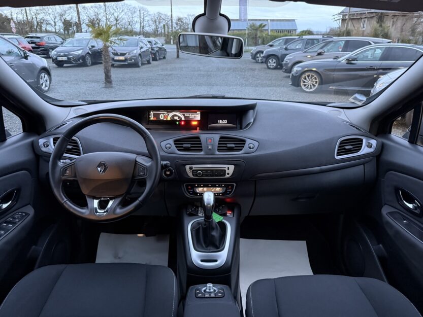 Voiture RENAULT SCENIC III