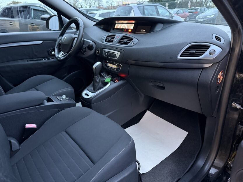 Voiture RENAULT SCENIC III