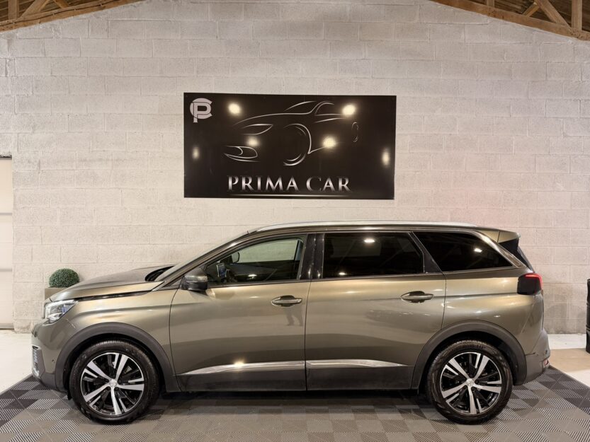Voiture PEUGEOT 5008