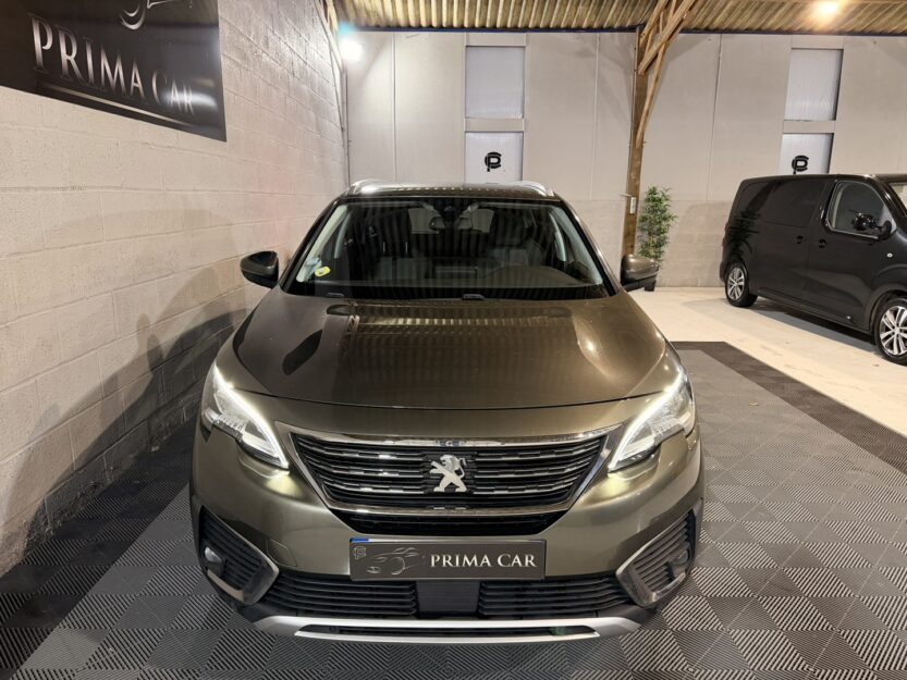 Voiture PEUGEOT 5008