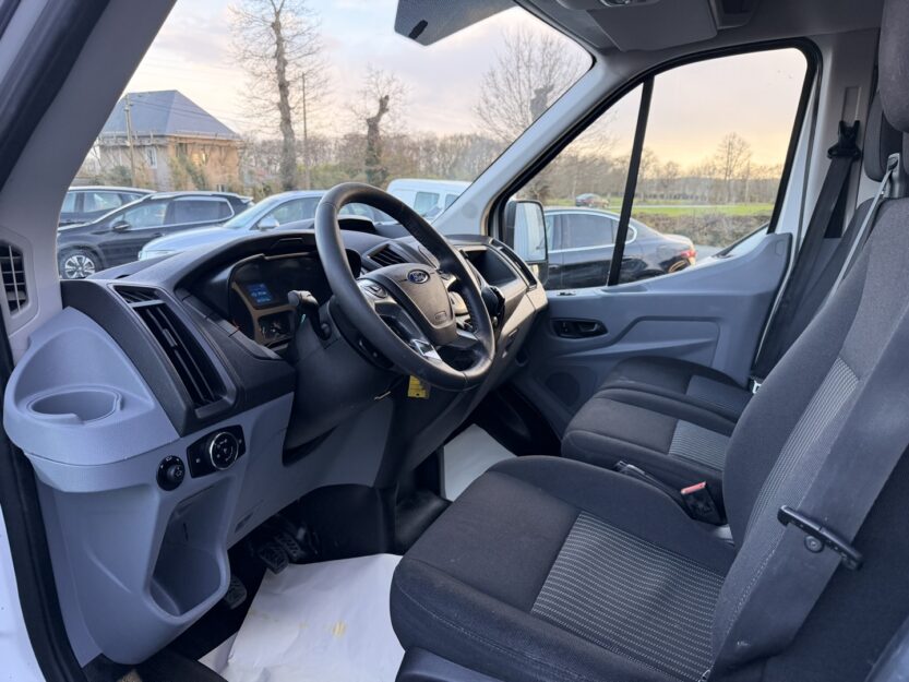 Voiture FORD TRANSIT 2T FG