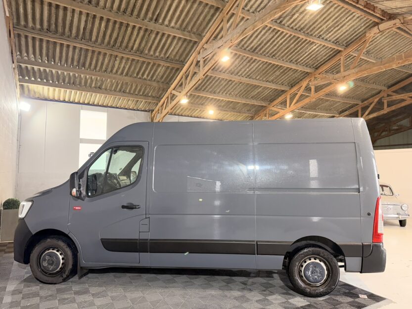 Voiture RENAULT MASTER III FG