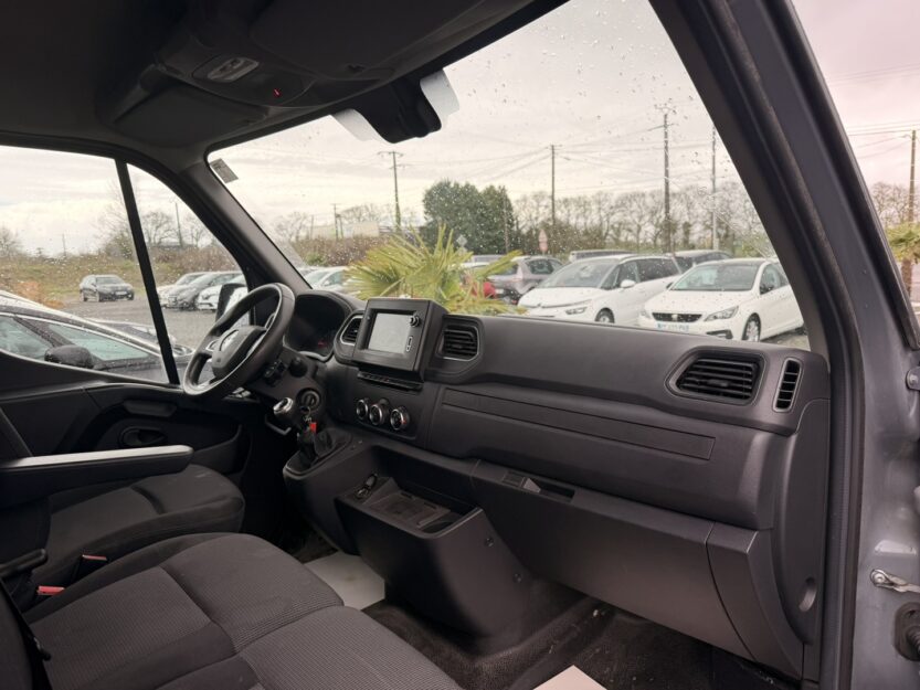 Voiture RENAULT MASTER III FG