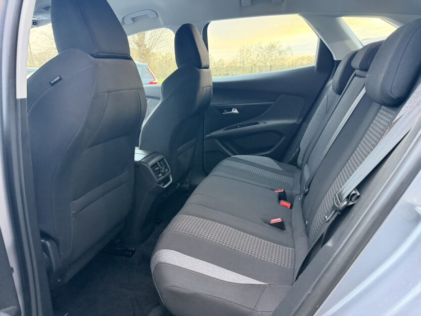 Voiture PEUGEOT 3008