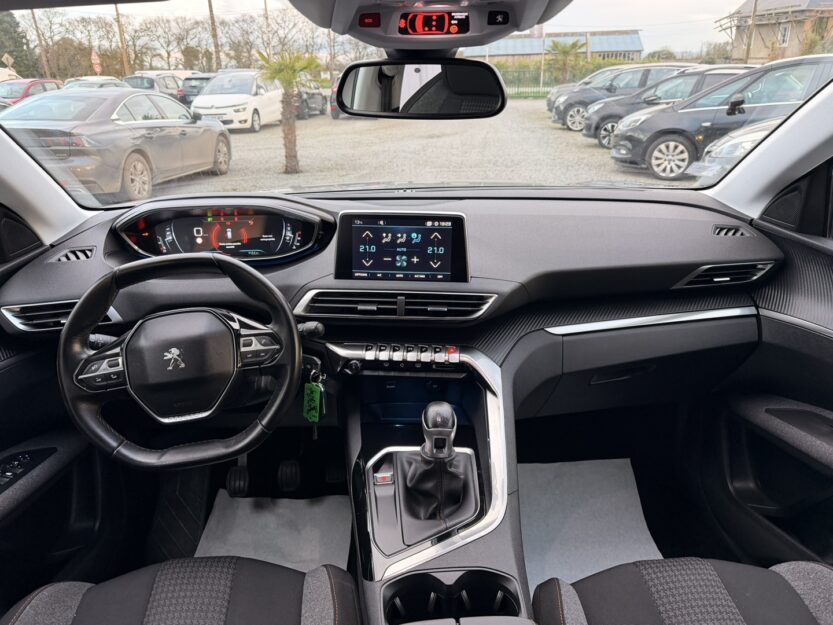 Voiture PEUGEOT 3008